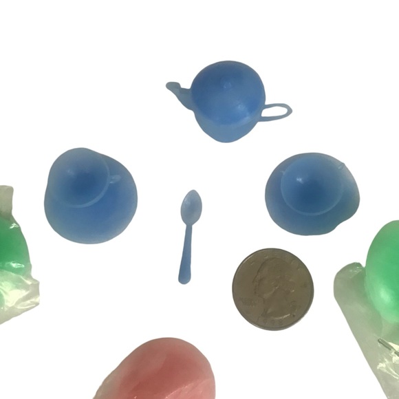 Vintage 60s Gumball Machine Prizes Tea Pot Cups Spoon, four sets - Picture 7 of 7